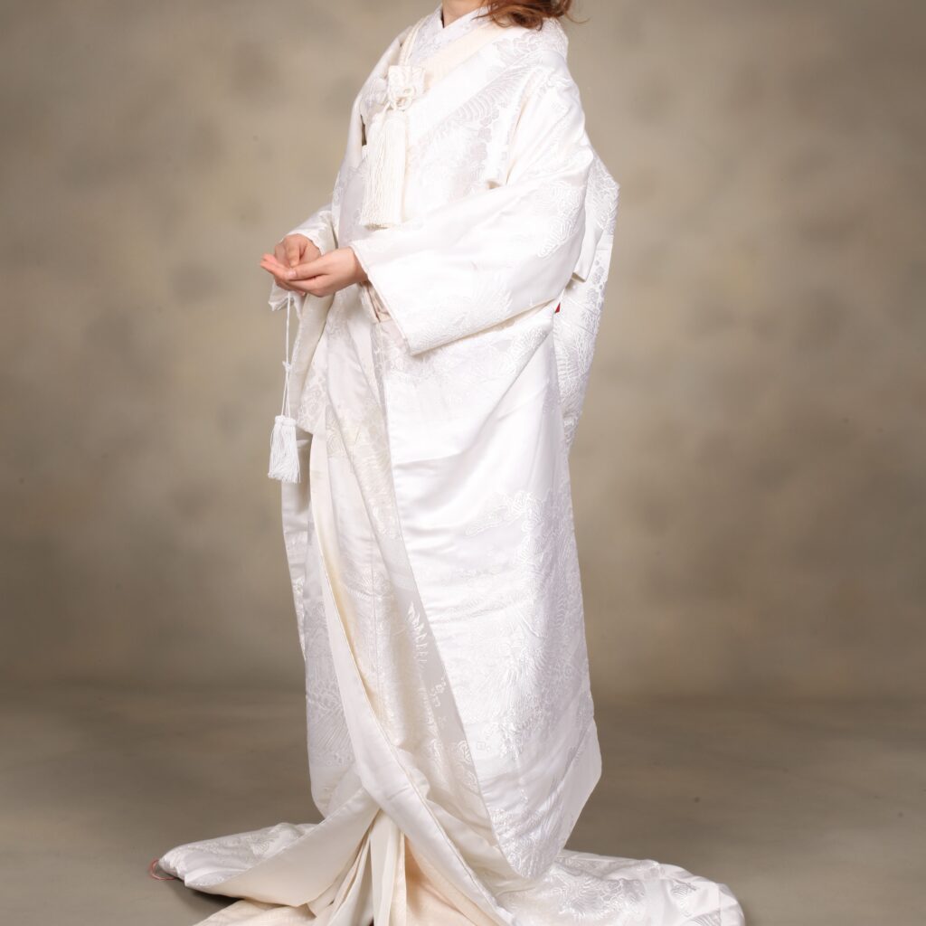 結婚式の前撮りに 花嫁和装の種類と選び方を解説 べレーザエヴィーダ 結婚式の前撮りに 花嫁和装の種類と選び方を解説 べレーザエヴィーダ